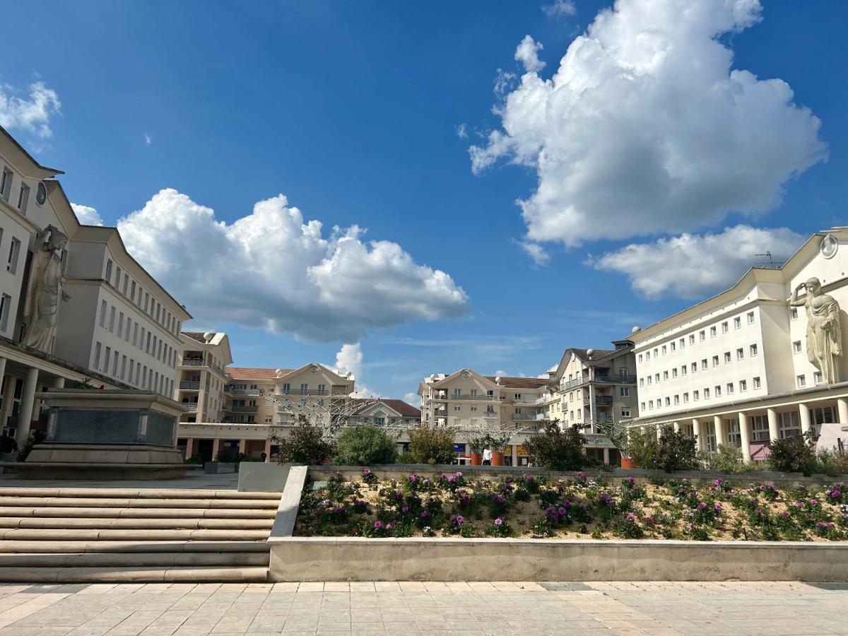 Jolie Chambre 3Minutes De La Gare Rer A Бюсси-Сен-Жорж Экстерьер фото
