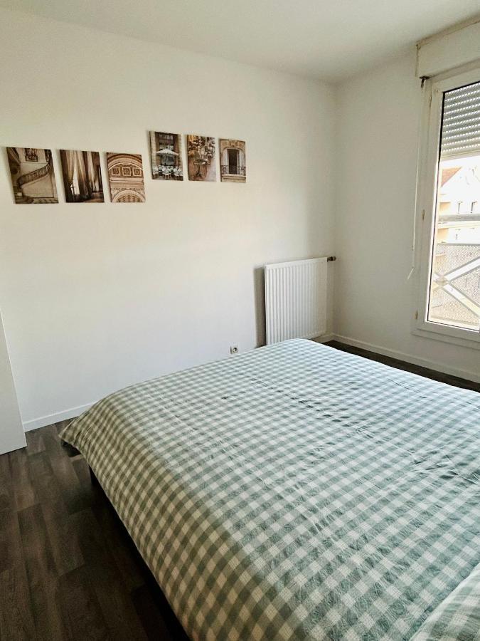 Jolie Chambre 3Minutes De La Gare Rer A Бюсси-Сен-Жорж Экстерьер фото