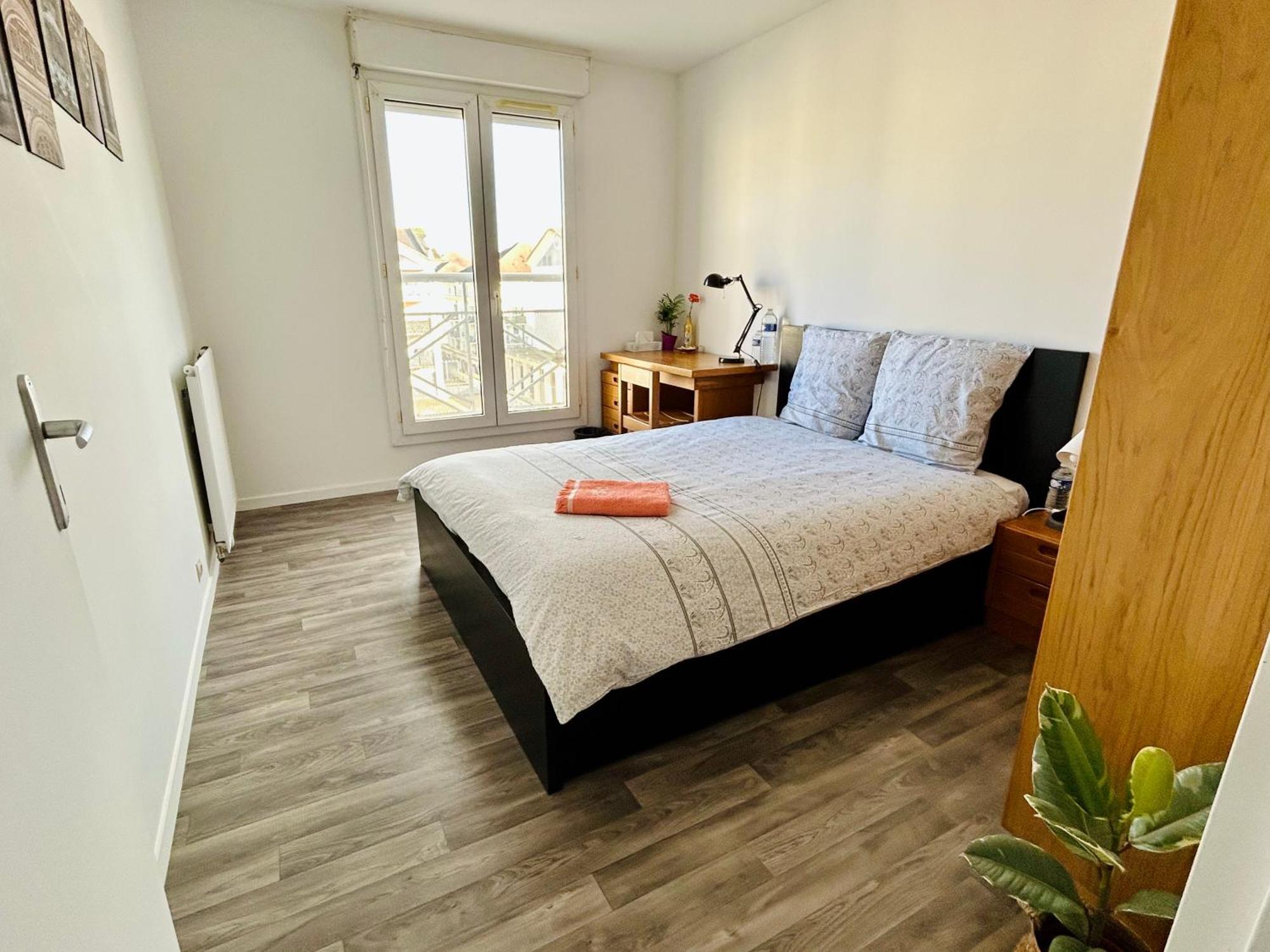 Jolie Chambre 3Minutes De La Gare Rer A Бюсси-Сен-Жорж Экстерьер фото